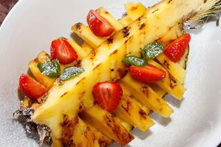 Ананас на гриле