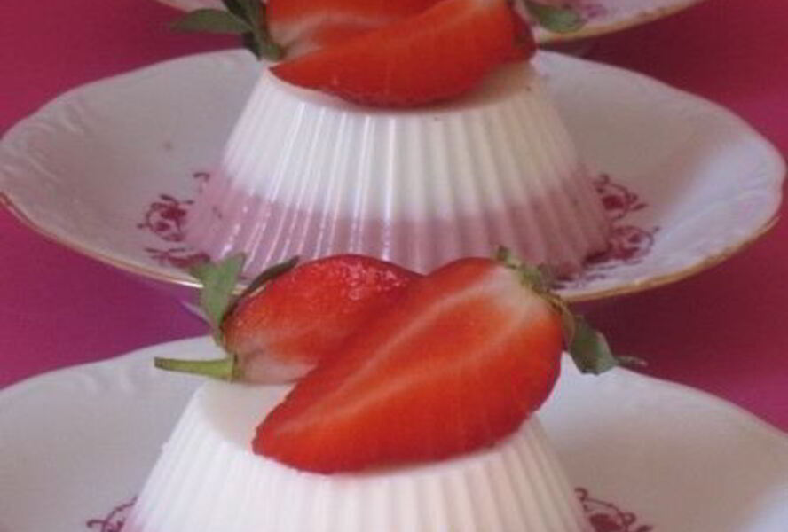 Десерт Клубника со сливками