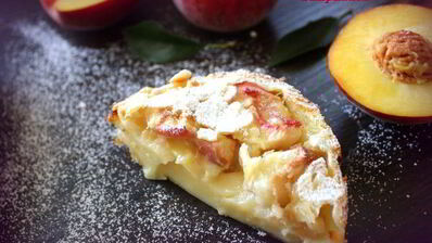 клафути с персиками и миндалем