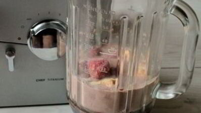 клубнично-шоколадный шейк