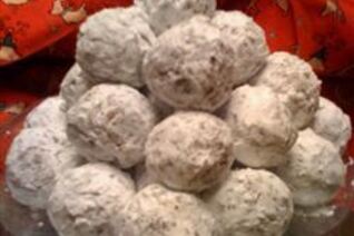 Конфеты из фиников, кокоса и воздушного риса