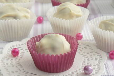 Конфеты в белом шоколаде