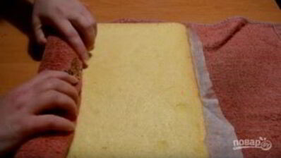 бисквитный рулет со сметанным кремом