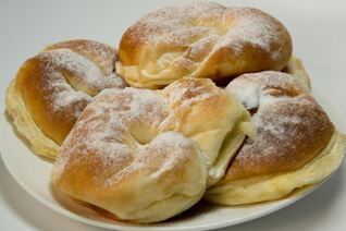 Испанские булочки с заварным кремом