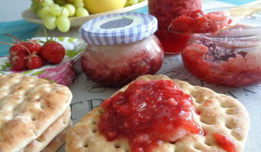 Рецепт клубнично-ванильного конфитюр с кремом из маршмеллоу