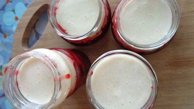 клубнично-ванильный конфитюр с кремом из маршмеллоу