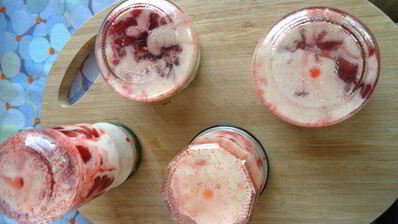 клубнично-ванильный конфитюр с кремом из маршмеллоу