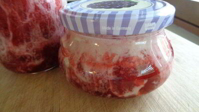 клубнично-ванильный конфитюр с кремом из маршмеллоу