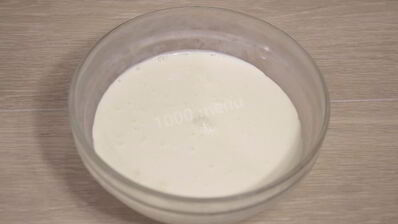 крем взбитые сливки с сахарной пудрой