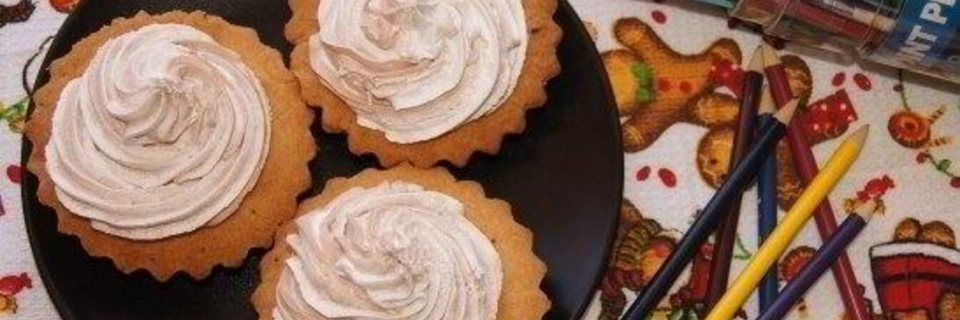 Песочные корзиночки с белковым кремом