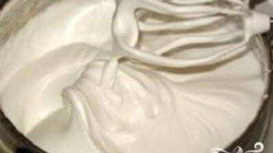 песочные корзиночки с белковым кремом