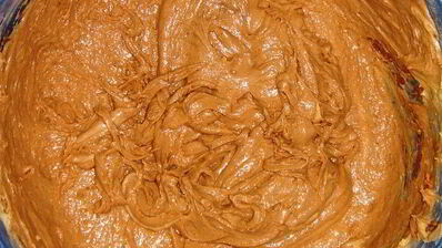 шоколадное курабье с нежным кремом и морскими камешками