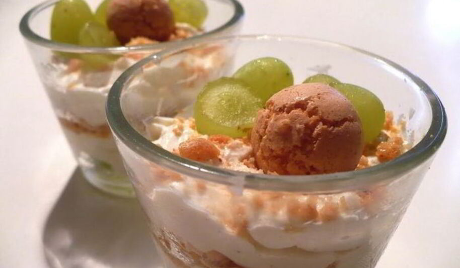 Рецепт творожного крема с виноградом и амареттини