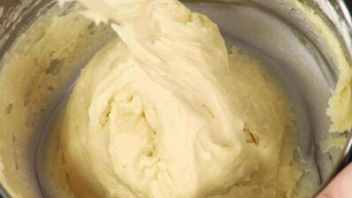 заварные булочки с кремом и клубникой