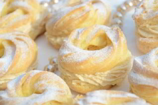 Заварные колечки с творожным кремом