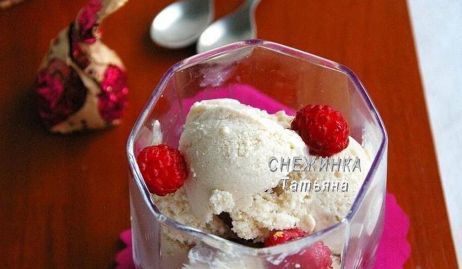 Рецепт легкого творожного мороженого с бананом