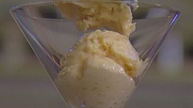 мороженое с вялеными фруктами