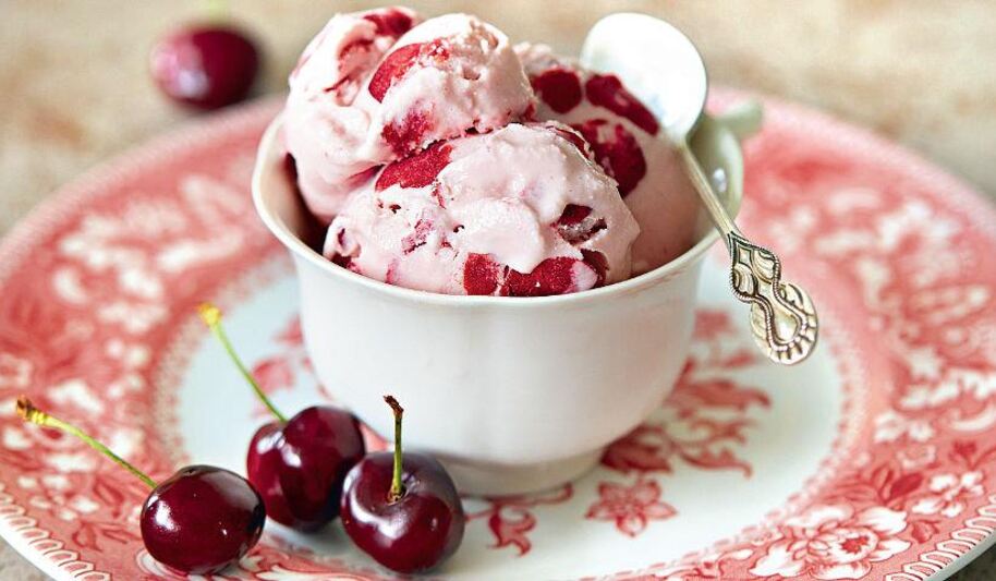 Рецепт простого черешневого мороженого