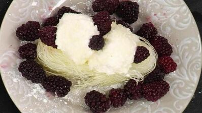 жареное мороженое с фунчозой