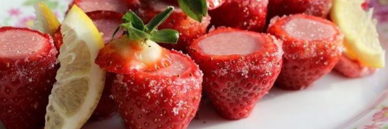 Клубничный мусс в клубнике