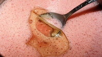 клубничный мусс в клубнике