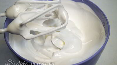 лимонно-клубничный муссовый торт