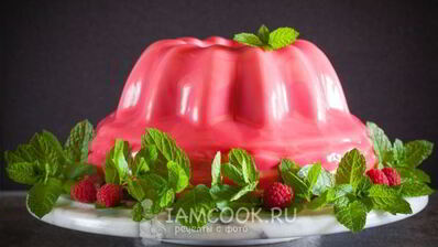 малиновый муссовый торт