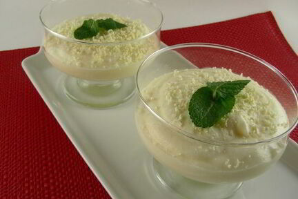 Мусс из белого шоколада и лимона