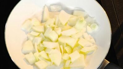 мусс из белой рыбы на пюре из брокколи