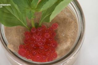 Мусс из куриной печенки с икрой из морса