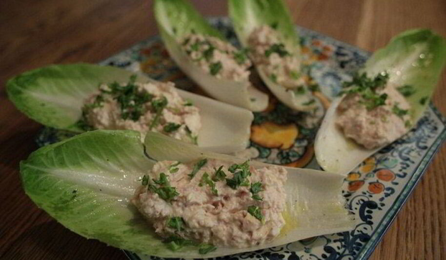 Рецепт закуски из цикория с куриным муссом и тархуном