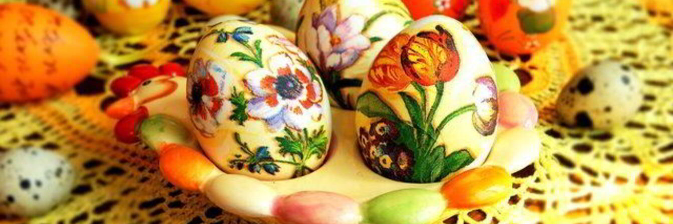 Пасхальные яйца в технике декупаж