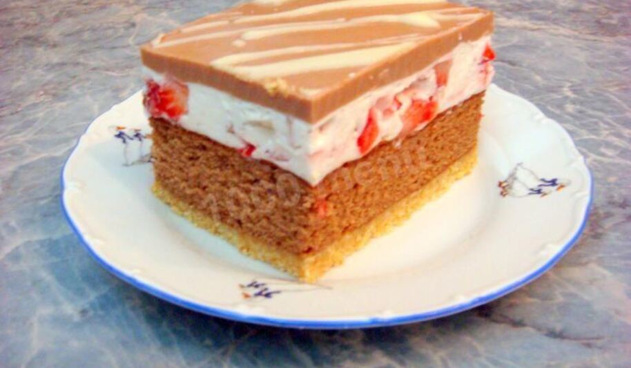 Рецепт пляцка клубника в шоколаде с йогуртом