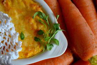 Морковно-творожное суфле с молодой рукколой