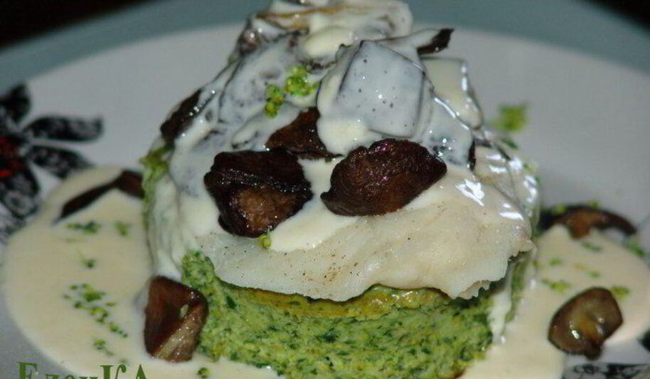 Рецепт суфле из брокколи со шпинатом, рыбным филе и лесными грибами