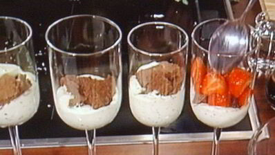 базиликовый тирамису с клубникой