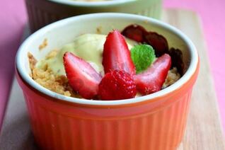 Ягодный крамбл