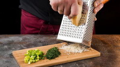 биточки из киноа с цветной капустой и укропом