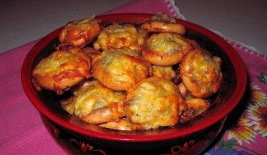 Рецепт бубликов, фаршированных мясным фаршем с луком