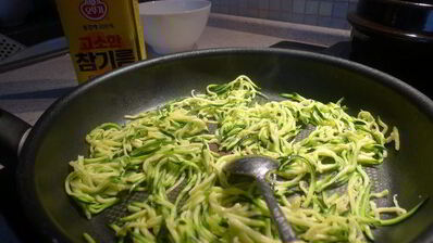 чанчи куксу — праздничная корейская лапша