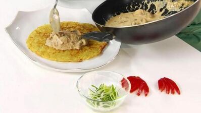 драник с грибным соусом