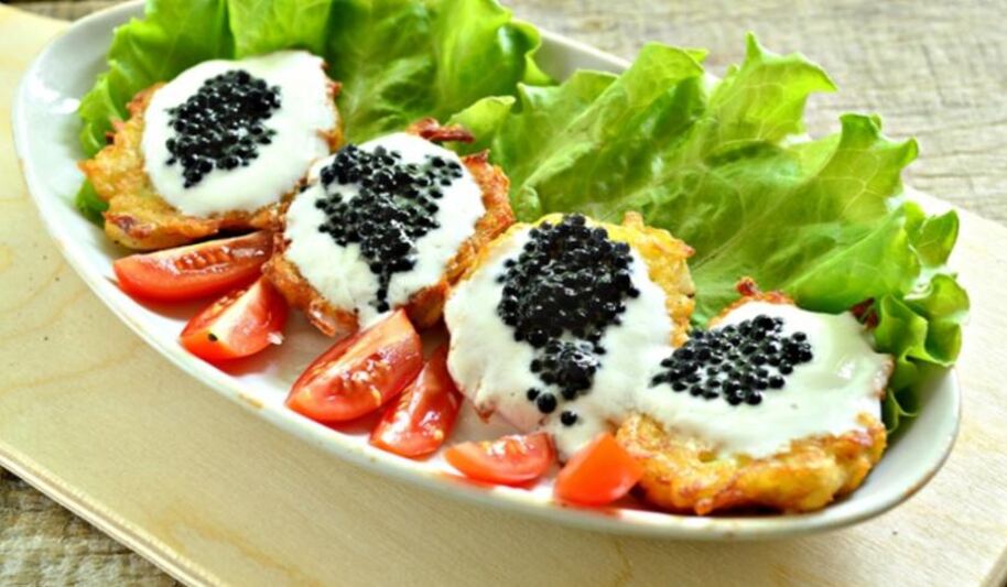 Рецепт драников с йогуртом и черной икрой