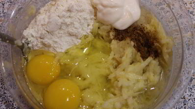 картофельные драники с грибным соусом