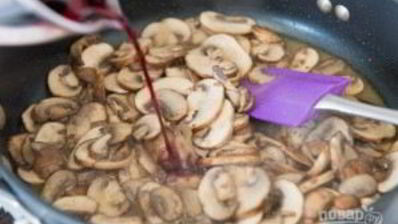 фрикадельки из индейки в грибном соусе