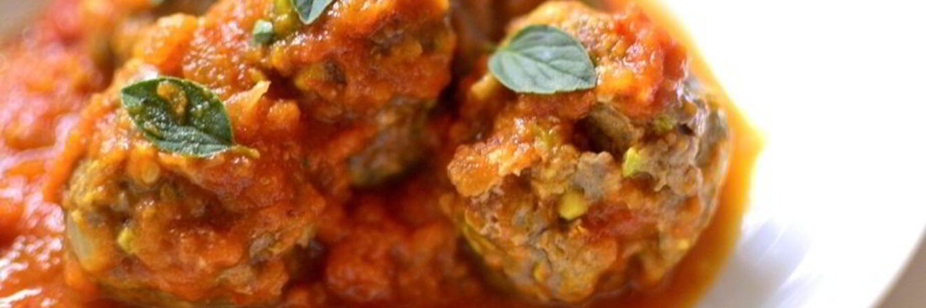 Фрикадельки из козлятины в соусе