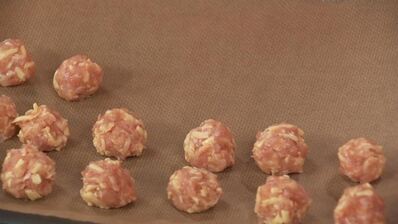 фрикадельки на шпажках с сыром