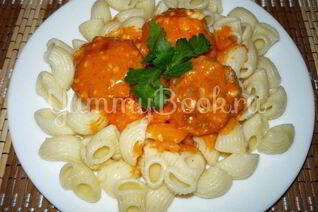 Фрикадельки под томатно-сырным соусом из мультиварки