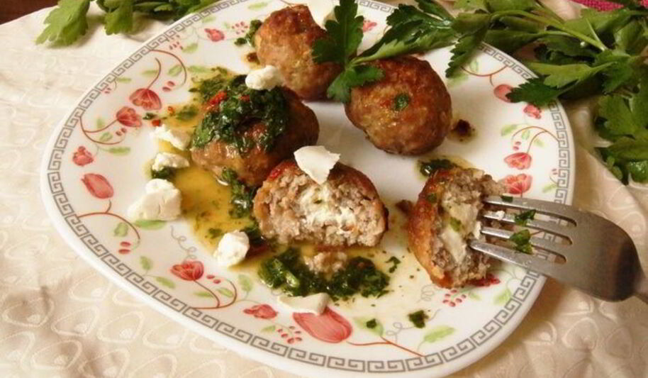 Рецепт фрикаделек с фетой и соусом чимичурри