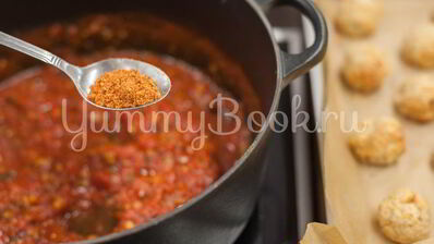 фрикадельки с овощами в томатном соусе