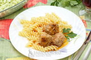 Фрикадельки в томатно-сметанном соусе